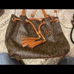 !!!Sold!!!💗Michael Kors Marina drawstring tote💗